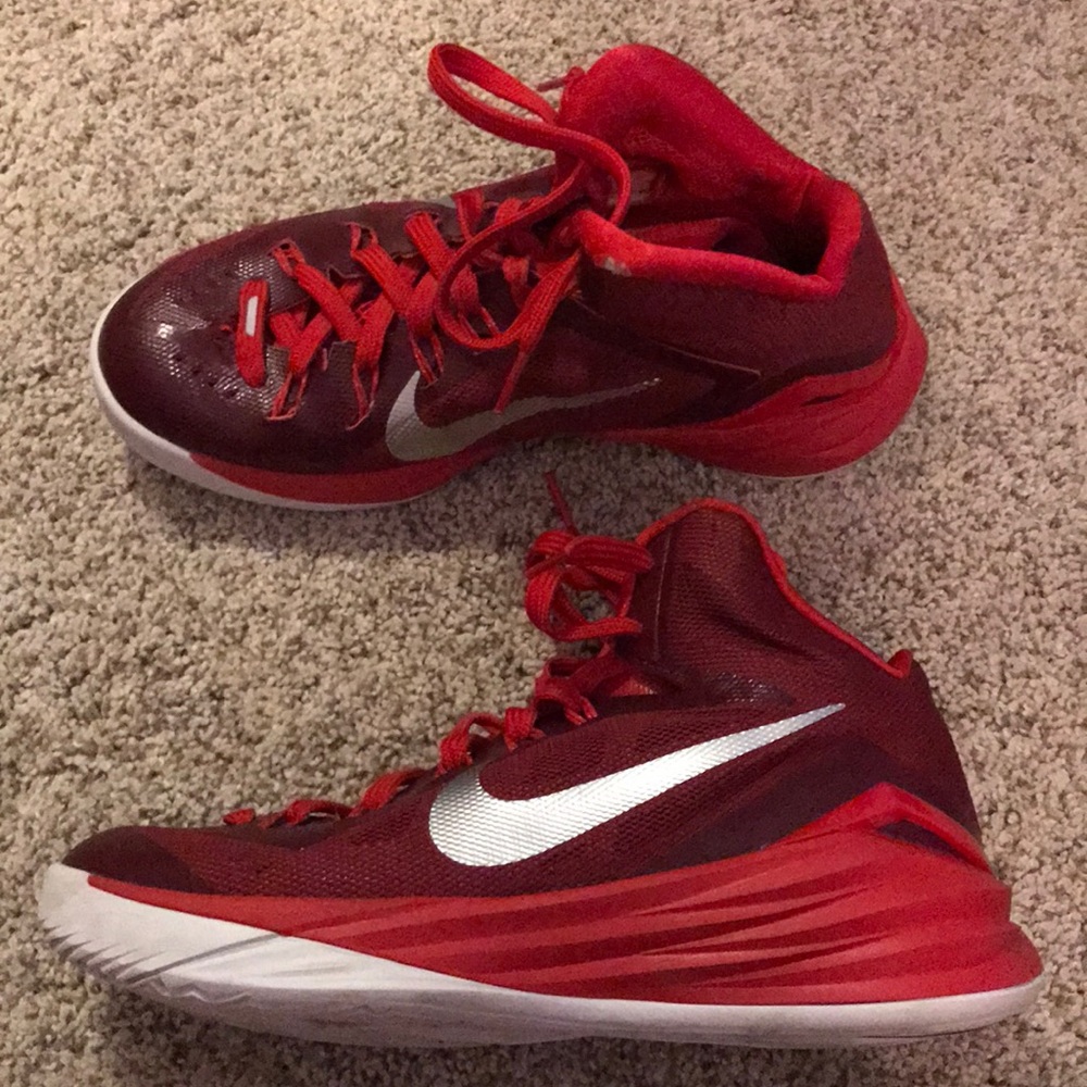 Women’s basketball shoes